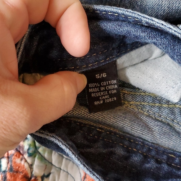 Rue21 denim shorts - size 5/6 - Picture 3 of 4